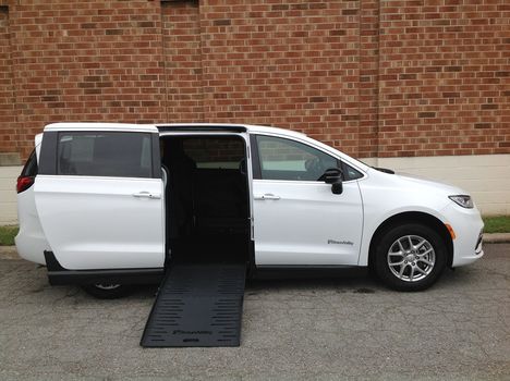 Used Wheelchair Van For Sale: 2025 Chrysler Pacifica Select Wheelchair Accessible Van For Sale with a  on it. VIN: 2C4RC1BG2SR595473