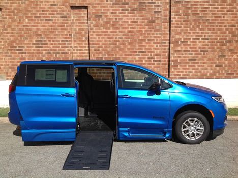New Wheelchair Van For Sale: 2026 Chrysler Pacifica Select Sport Wheelchair Accessible Van For Sale with a  on it. VIN: 2C4RC1BGXTR284990