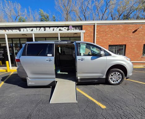 Used Wheelchair Van For Sale: 2015 Toyota Sienna XLE Wheelchair Accessible Van For Sale with a VMI Northstar on it. VIN: 5TDYK3DC0FS630903
